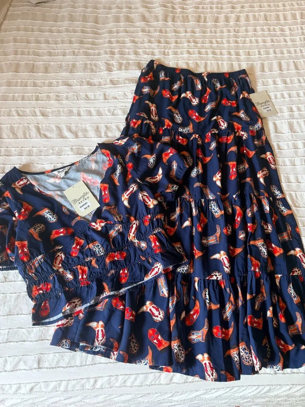 Wrangler Retro Womens Cowboy Boot Print 2 Piece Crop Top(M) Maxi Skirt(S)